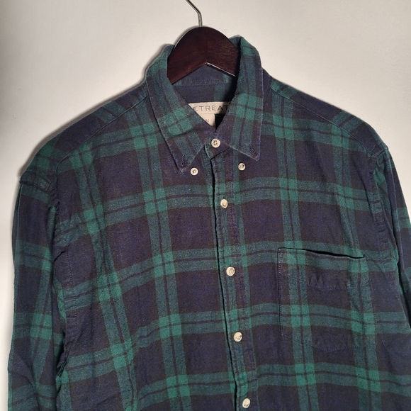 👕🌶 Retreat Flannel Button Up Longsleeve Shirt - Picture 2 of 4